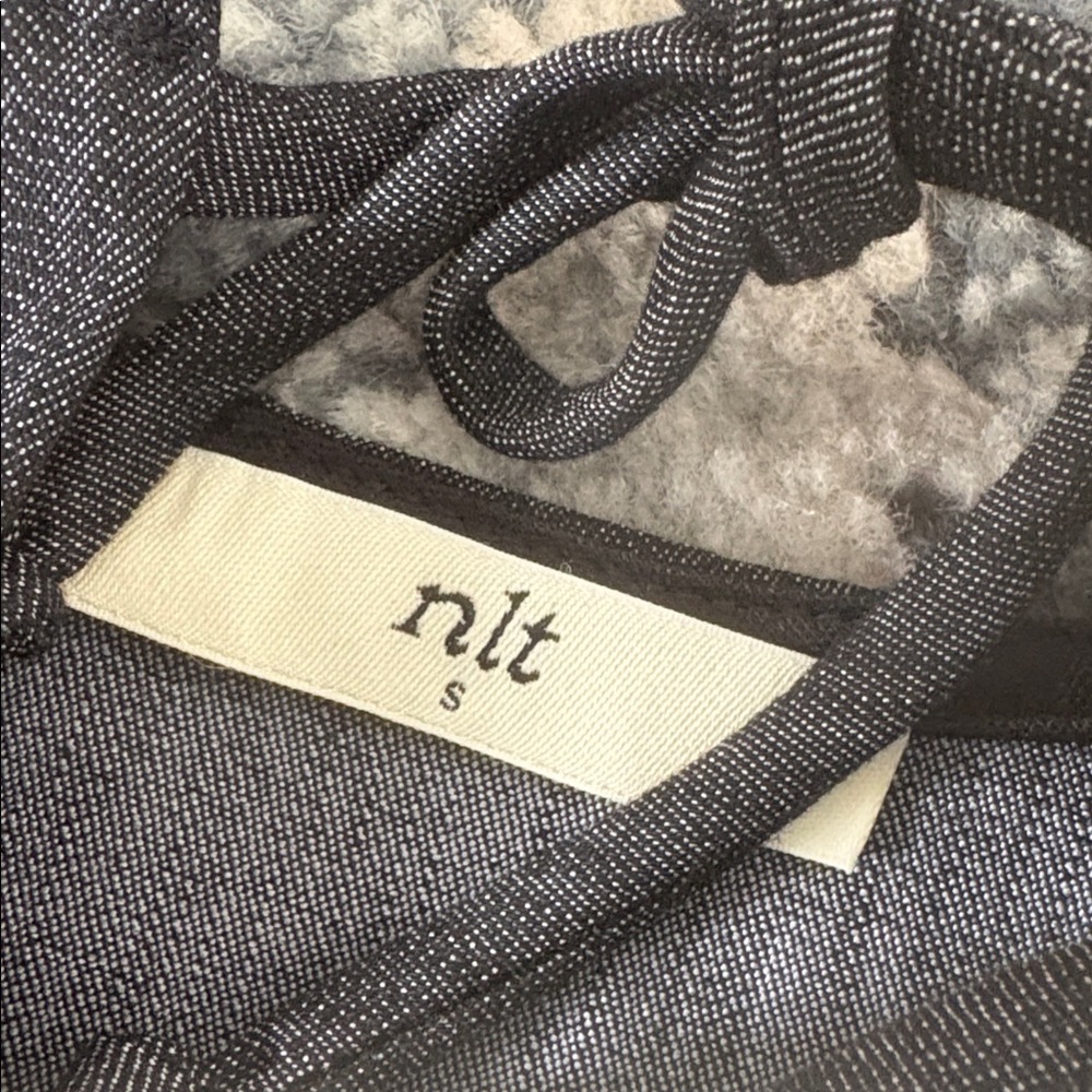 nlt Tie-Front Sleeveless black top - Picture 3 of 6